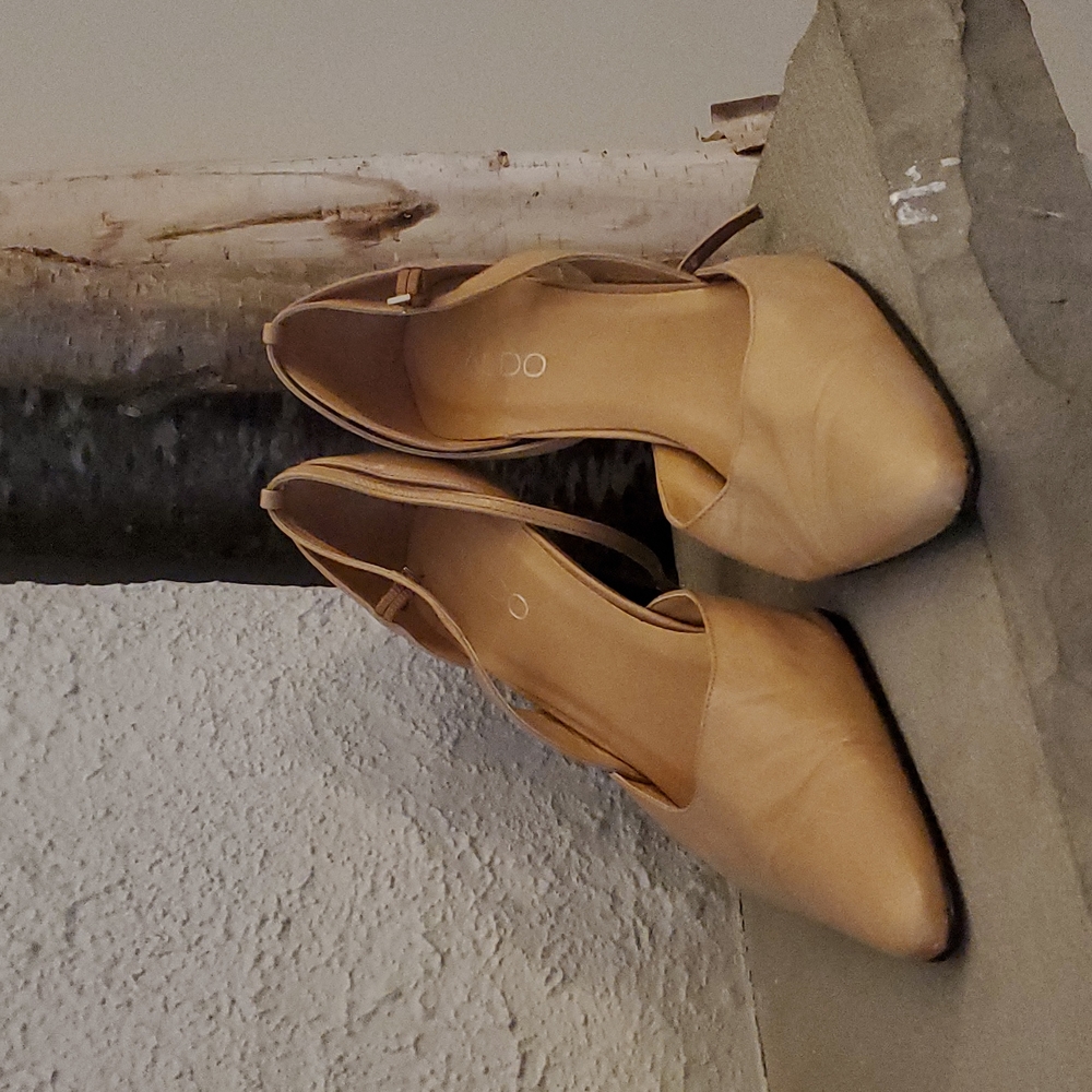 Aldo Leather Pumps Nude Pointy Toe High Heels Size EU 39